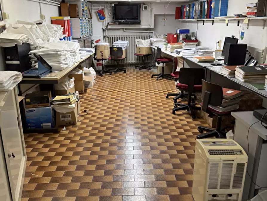 Immagine 16 di Negozio in vendita  in Via Umberto I° a Rovigo