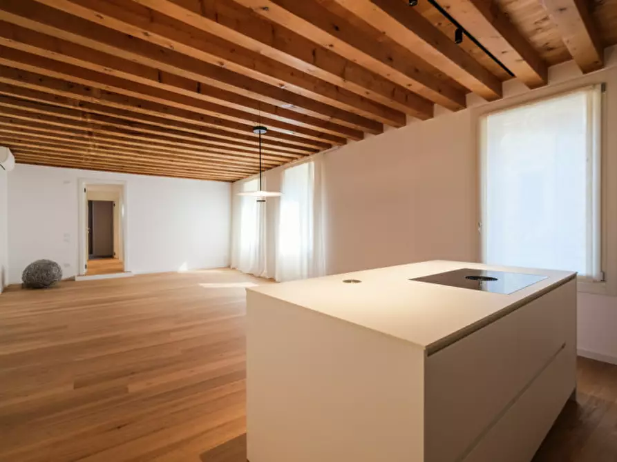 Immagine 1 di Appartamento in affitto  a Vicenza