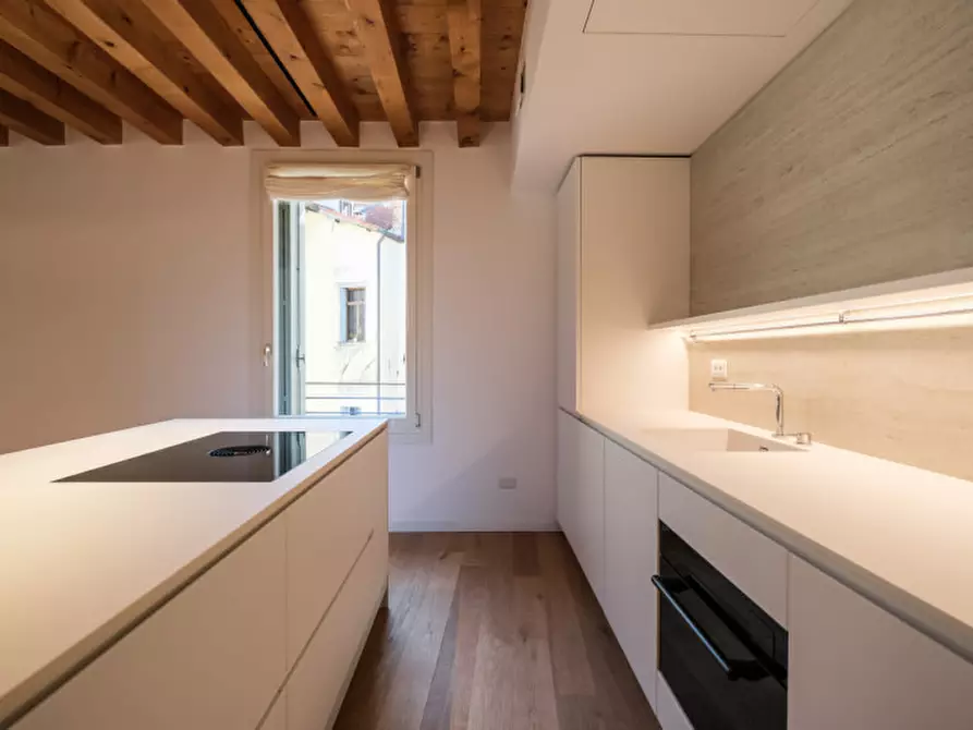 Immagine 6 di Appartamento in affitto  a Vicenza