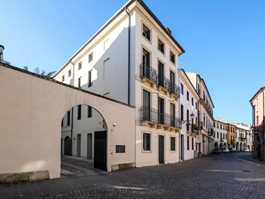Immagine 35 di Appartamento in affitto  a Vicenza