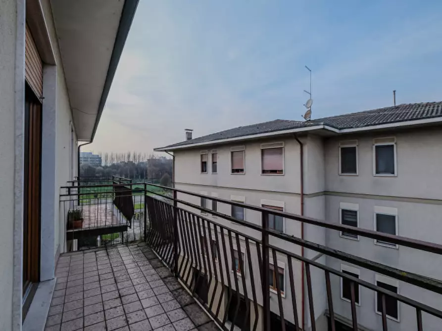 Immagine 6 di Appartamento in vendita  a Vicenza