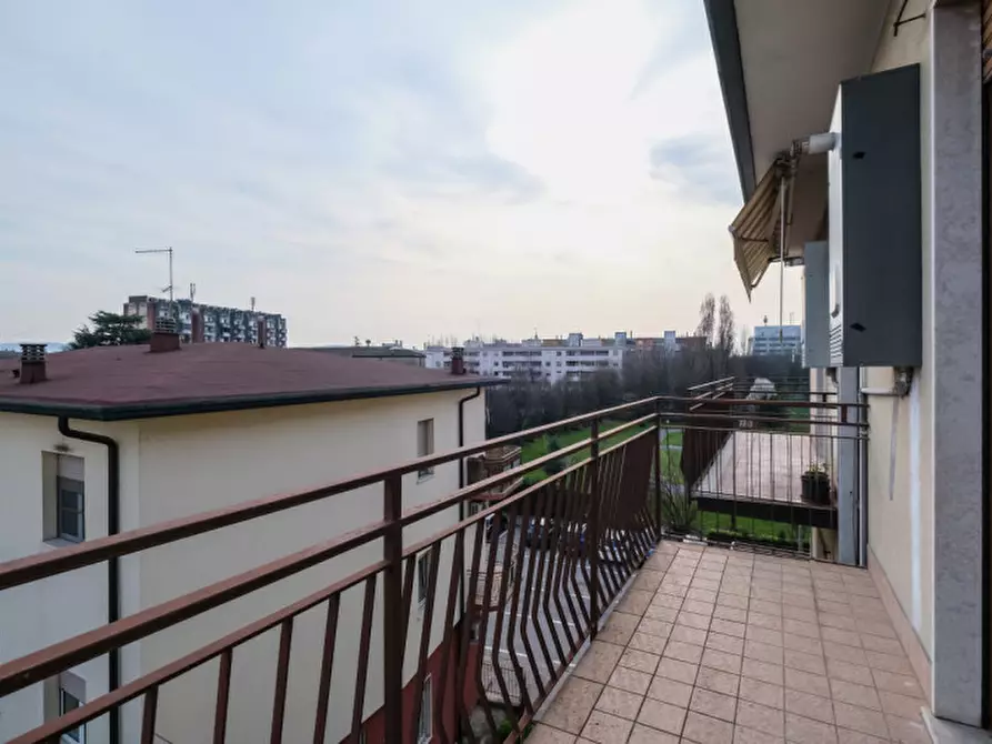 Immagine 10 di Appartamento in vendita  a Vicenza