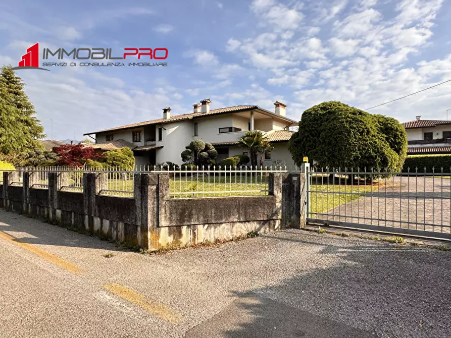 Immagine 2 di Villa in vendita  in Via Gino Stella a Thiene