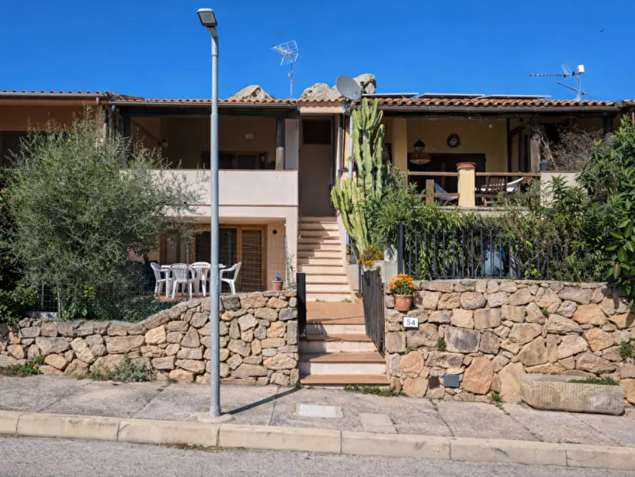 Immagine 1 di Villetta a schiera in vendita  in VIA GIAN BATTISTA COSSU 34 a Olbia