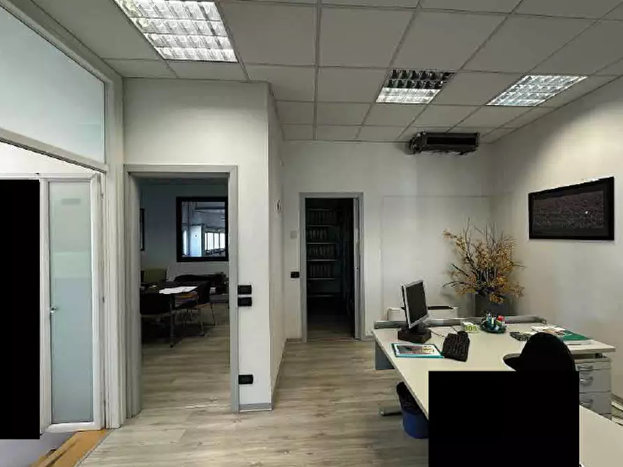 Immagine 4 di Laboratorio in vendita  in Via del Lavoro, 18 a Cornuda