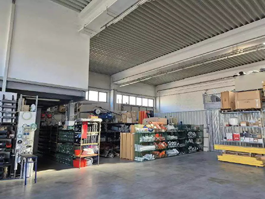 Immagine 7 di Laboratorio in vendita  in Via del Lavoro, 18 a Cornuda