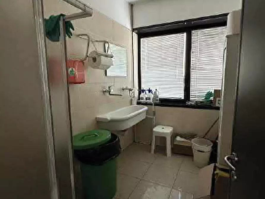 Immagine 11 di Laboratorio in vendita  in Via del Lavoro, 18 a Cornuda