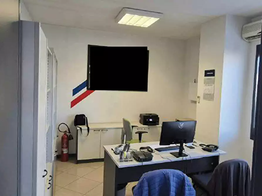 Immagine 12 di Laboratorio in vendita  in Via del Lavoro, 18 a Cornuda