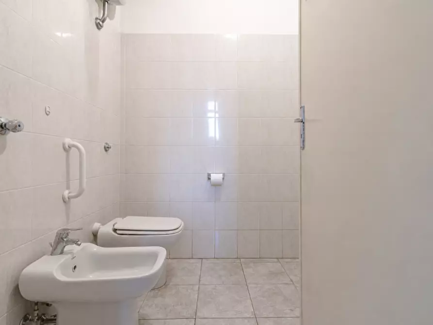 Immagine 28 di Appartamento in vendita  in VIA EMILIA 301 a San Lazzaro Di Savena