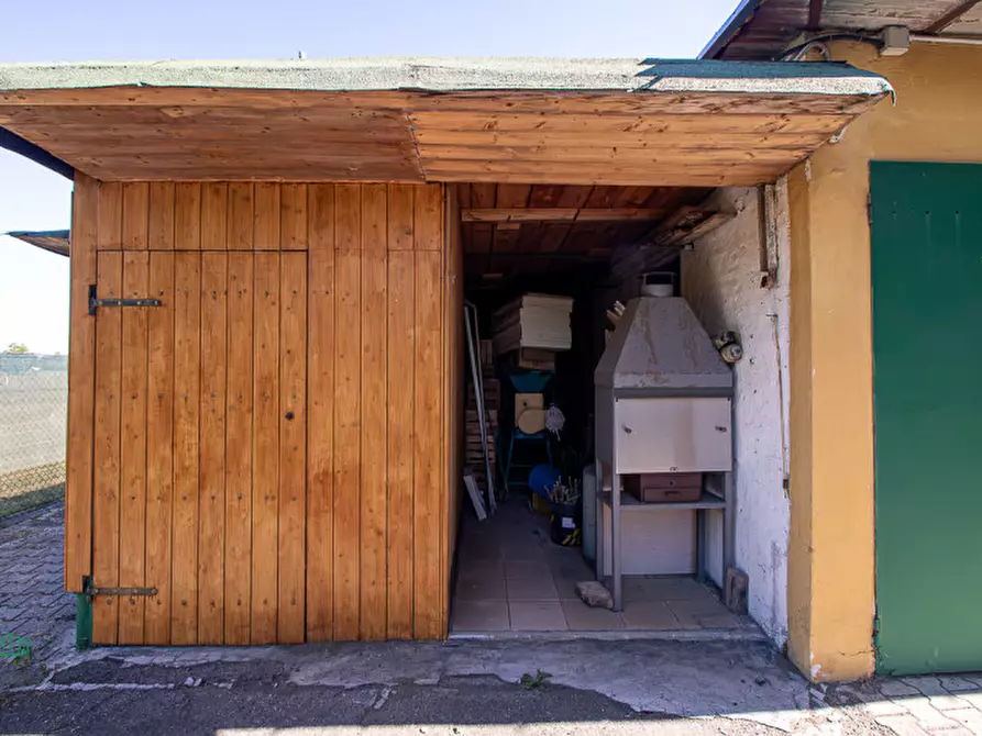 Immagine 37 di Appartamento in vendita  in VIA EMILIA 301 a San Lazzaro Di Savena