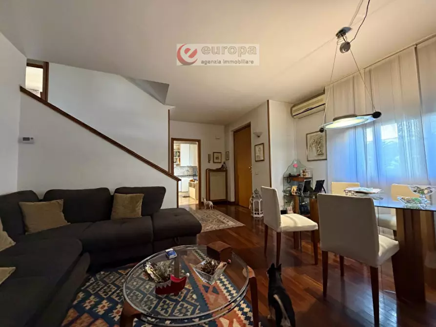 Immagine 10 di Casa bifamiliare in vendita  in Via Palermo 11 a Torri Di Quartesolo