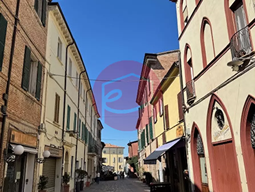 Immagine 1 di Negozio in vendita  a Santarcangelo Di Romagna