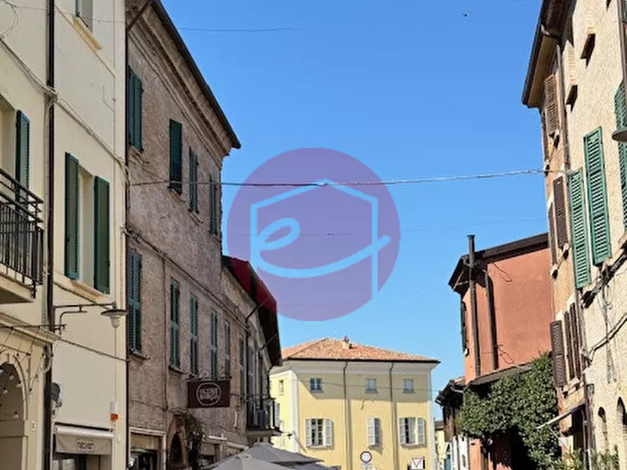 Immagine 2 di Negozio in vendita  a Santarcangelo Di Romagna