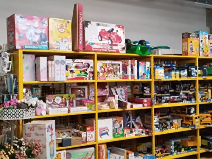 Immagine 3 di Negozio in vendita  a Padova