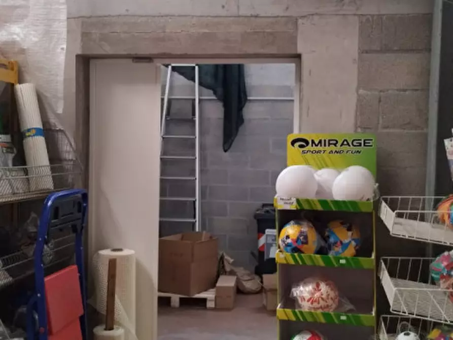 Immagine 4 di Negozio in vendita  a Padova