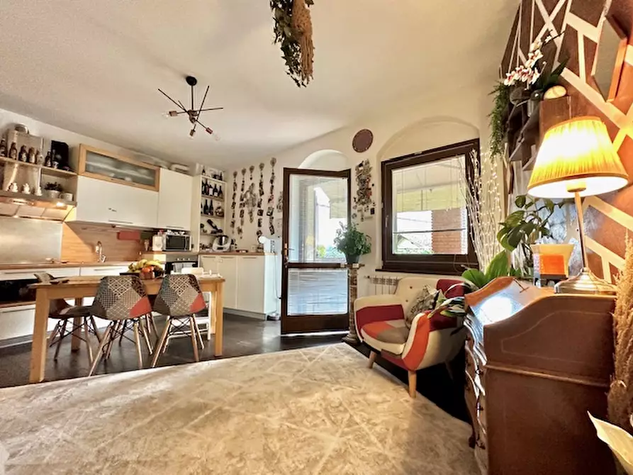 Immagine 3 di Appartamento in vendita  in Via delle Fontane a Salò