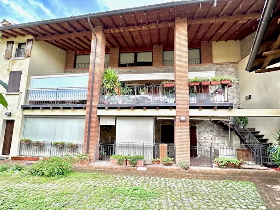 Immagine 4 di Appartamento in vendita  in Via delle Fontane a Salò