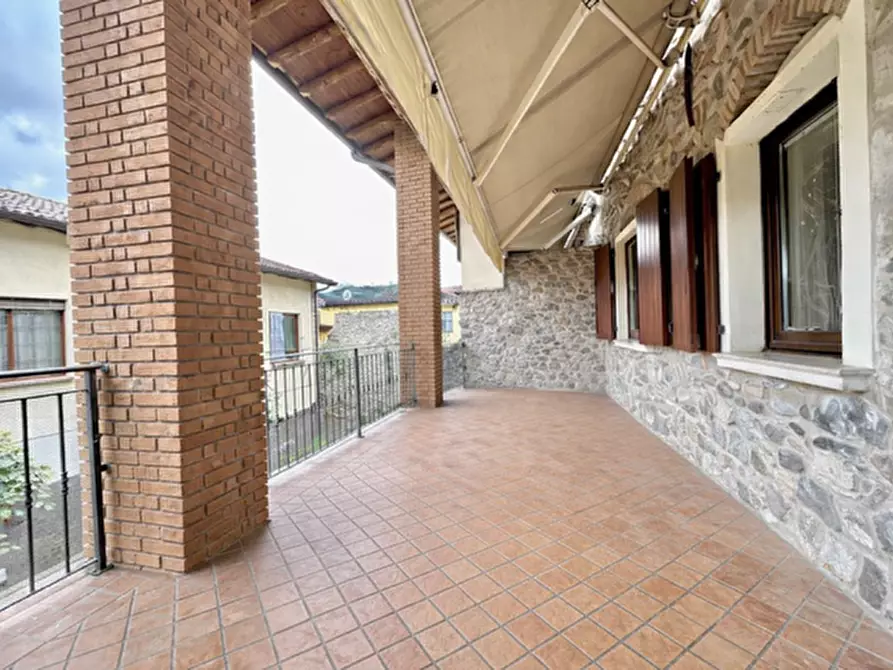 Immagine 17 di Appartamento in vendita  in Via delle Fontane a Salò