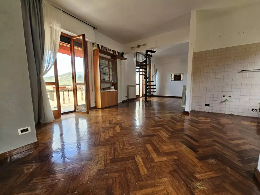 Immagine 1 di Appartamento in vendita  in Via Rusca a Savona