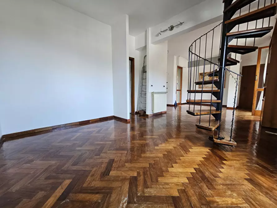 Immagine 4 di Appartamento in vendita  in Via Rusca a Savona