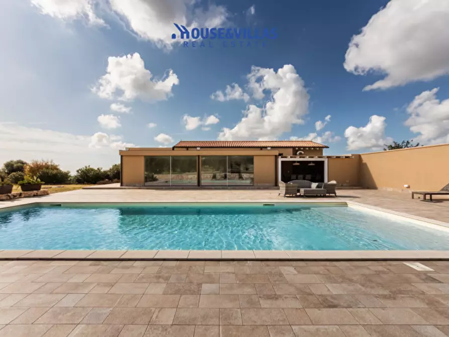 Immagine 6 di Villa in vendita  in via meti avola a Avola