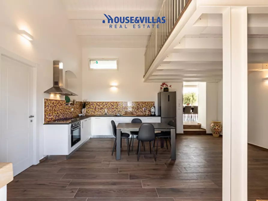 Immagine 17 di Villa in vendita  in via meti avola a Avola