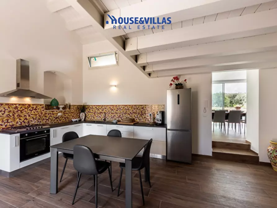 Immagine 19 di Villa in vendita  in via meti avola a Avola