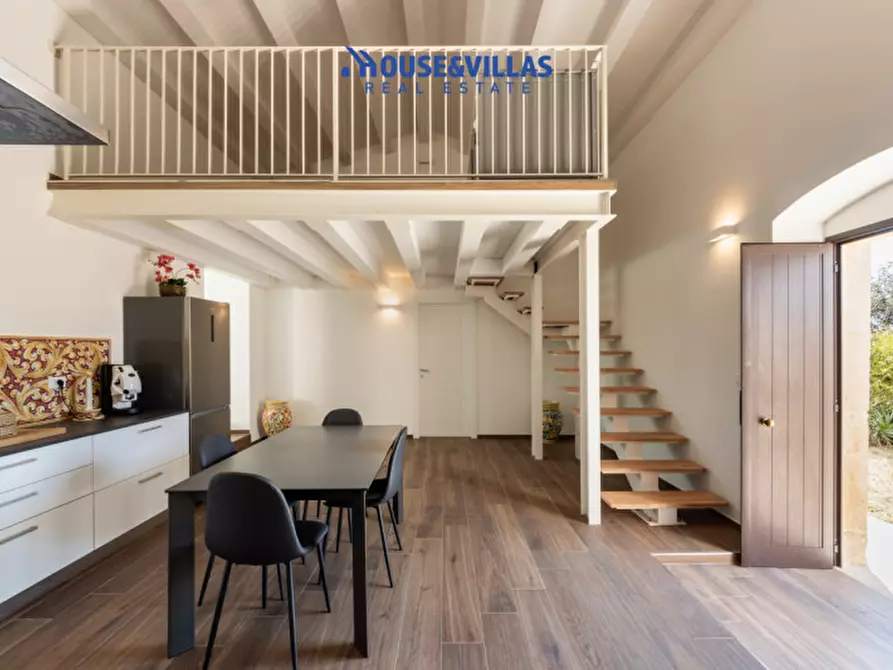 Immagine 20 di Villa in vendita  in via meti avola a Avola