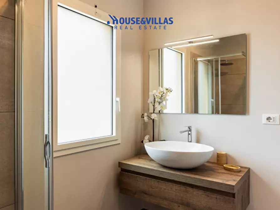 Immagine 24 di Villa in vendita  in via meti avola a Avola