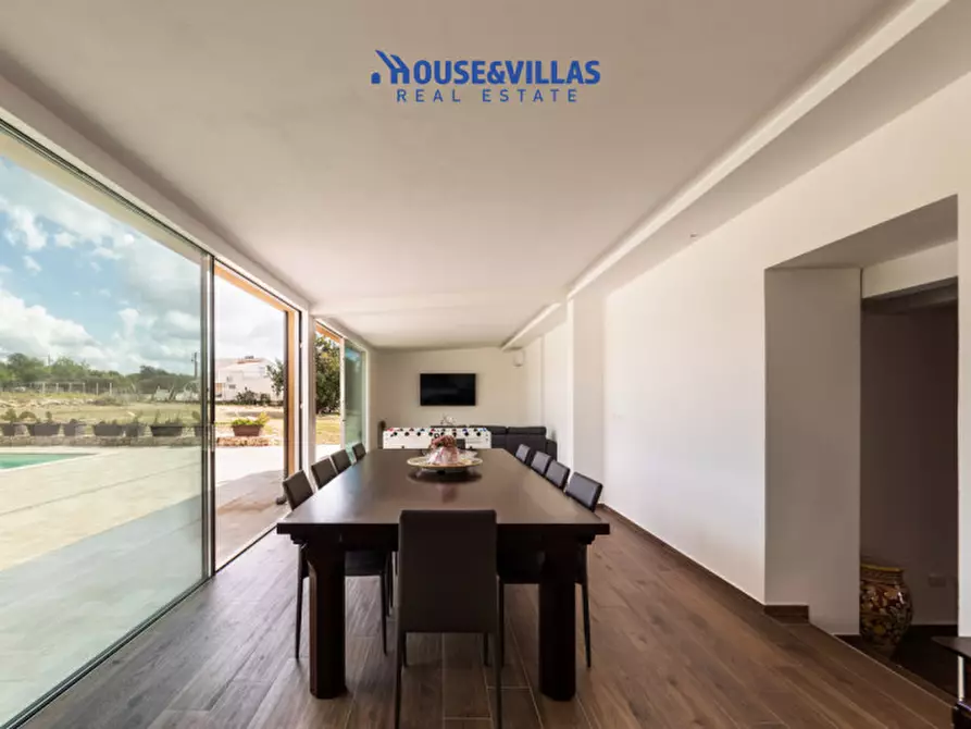 Immagine 27 di Villa in vendita  in via meti avola a Avola