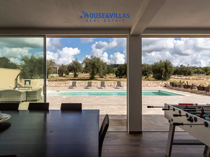 Immagine 29 di Villa in vendita  in via meti avola a Avola