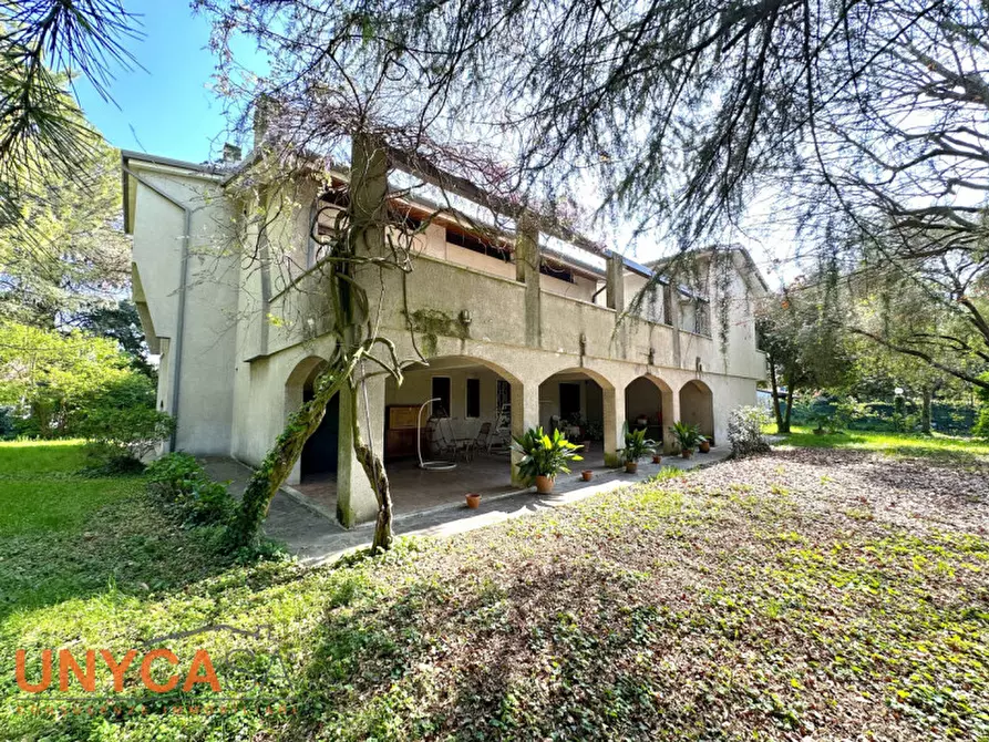 Immagine 5 di Villa in vendita  a Selvazzano Dentro