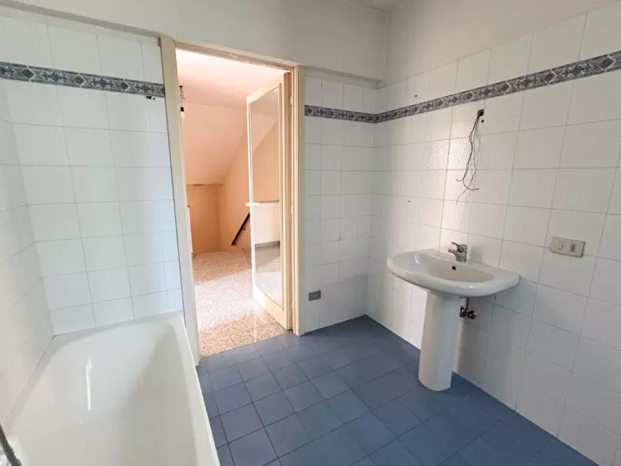 Immagine 45 di Villa in vendita  in Via Piave 4 a Sovico