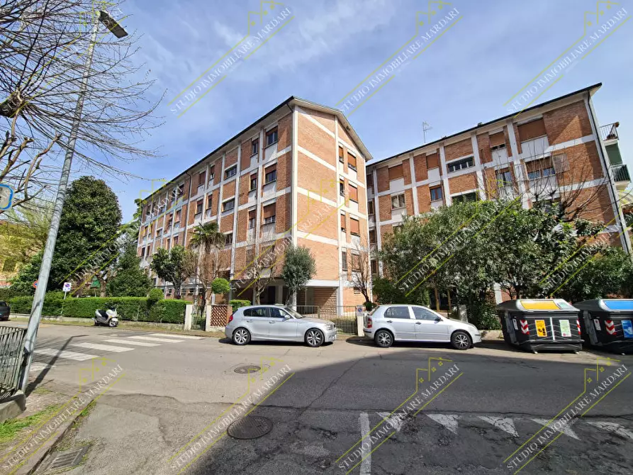 Immagine 1 di Camera in affitto  in Via Gioacchino Rossini a Modena