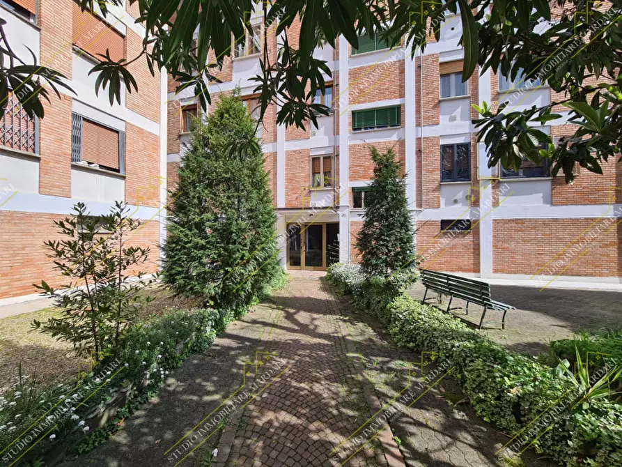 Immagine 2 di Camera in affitto  in Via Gioacchino Rossini a Modena