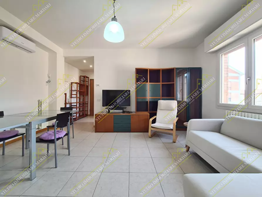 Immagine 10 di Camera in affitto  in Via Gioacchino Rossini a Modena