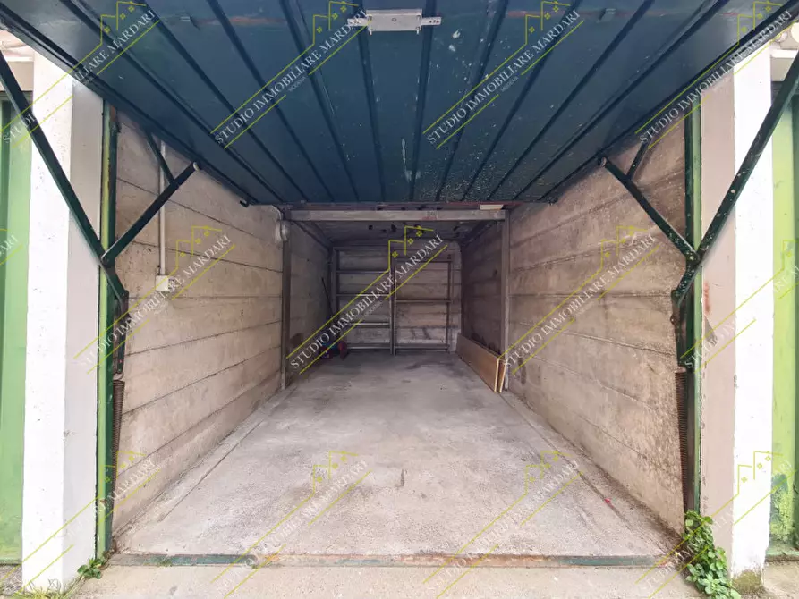 Immagine 28 di Camera in affitto  in Via Gioacchino Rossini a Modena