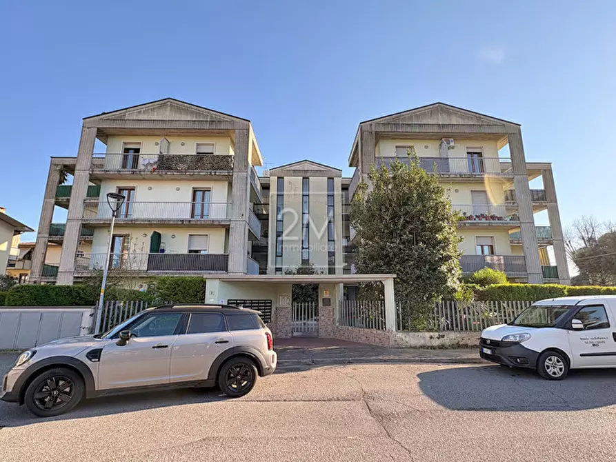 Immagine 1 di Appartamento in vendita  in Via San Pietro a Valeggio Sul Mincio