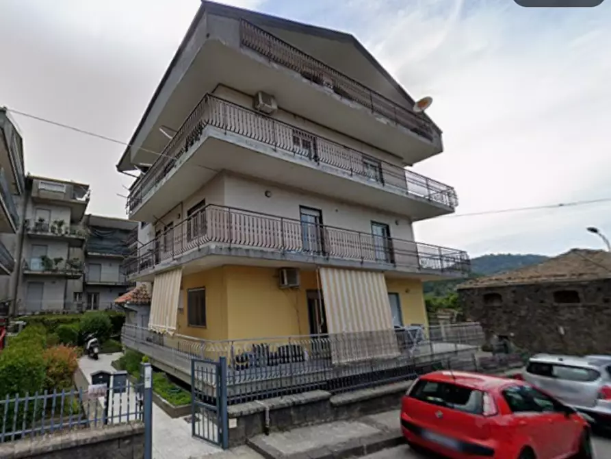 Immagine 3 di Appartamento in vendita  in VIA FEDERICO N47 - 95015 Linguaglossa (CT) a Linguaglossa