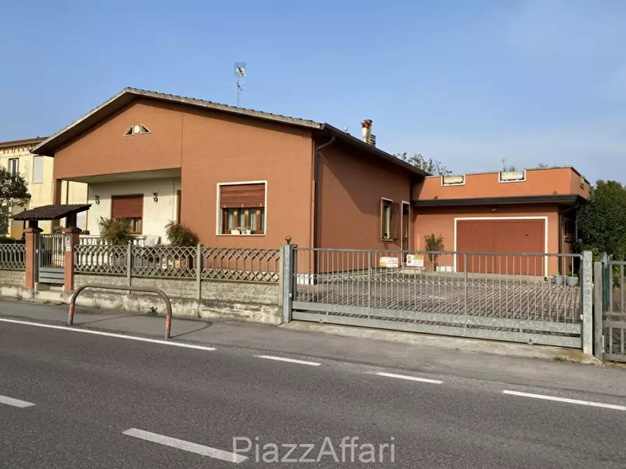 Immagine 1 di Casa indipendente in vendita  in Via 2 Giugno a Legnaro