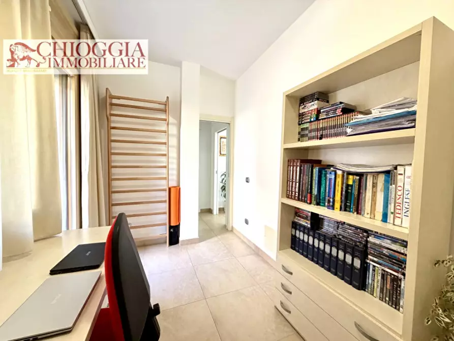 Immagine 17 di Appartamento in vendita  in Via C. Colombo a Chioggia