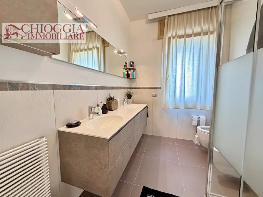 Immagine 21 di Appartamento in vendita  in Via C. Colombo a Chioggia