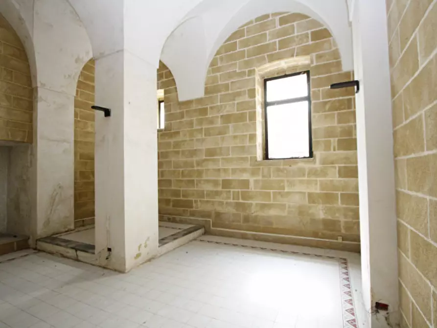 Immagine 19 di Negozio in affitto  in Via Roma a Matino