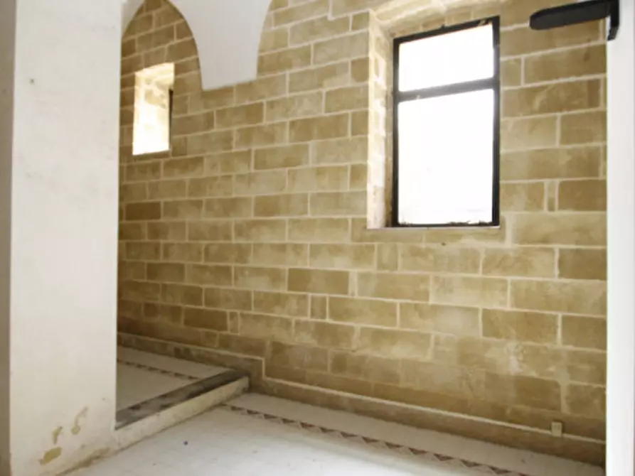 Immagine 24 di Negozio in affitto  in Via Roma a Matino