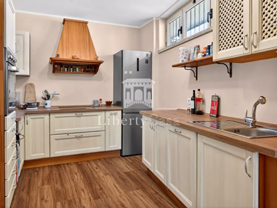 Immagine 7 di Appartamento in vendita  in Piazza Vittorio Emanuele II a Salò