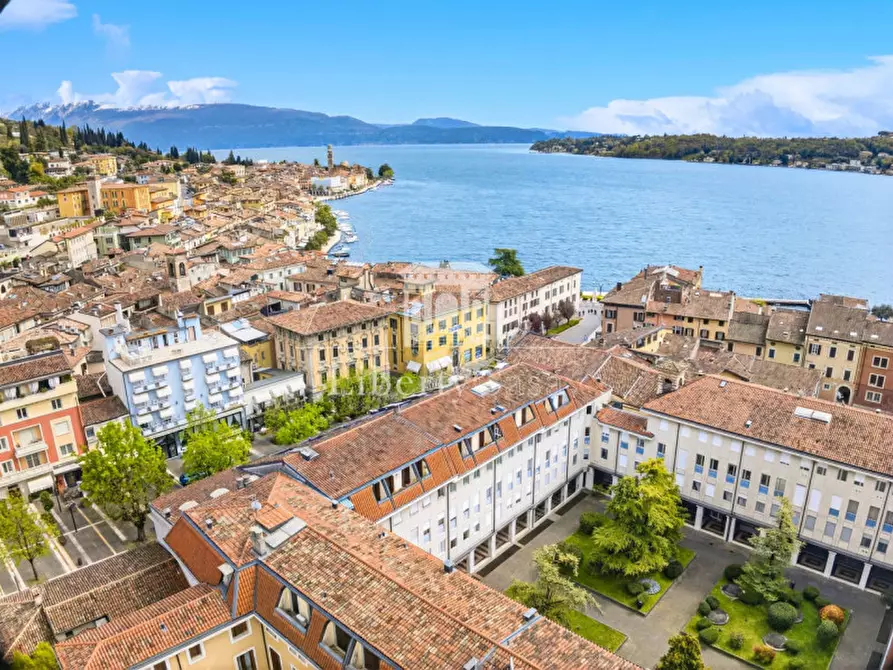 Immagine 9 di Appartamento in vendita  in Piazza Vittorio Emanuele II a Salò