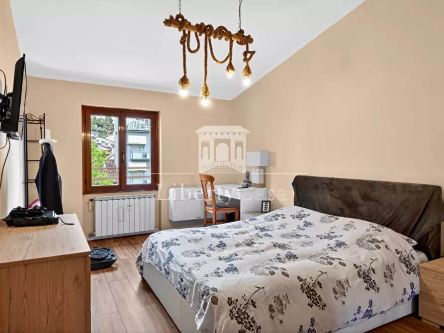 Immagine 12 di Appartamento in vendita  in Piazza Vittorio Emanuele II a Salò