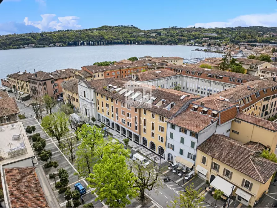 Immagine 16 di Appartamento in vendita  in Piazza Vittorio Emanuele II a Salò