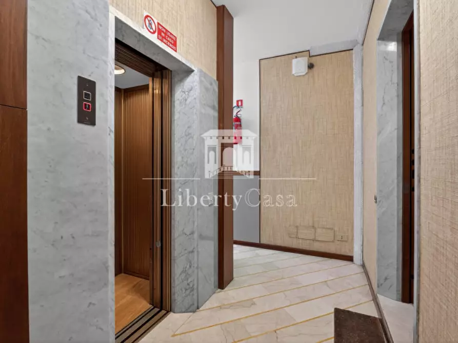 Immagine 18 di Appartamento in vendita  in Piazza Vittorio Emanuele II a Salò