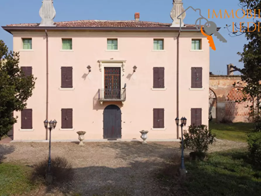 Immagine 43 di Villa in vendita  in via Legnago a Verona